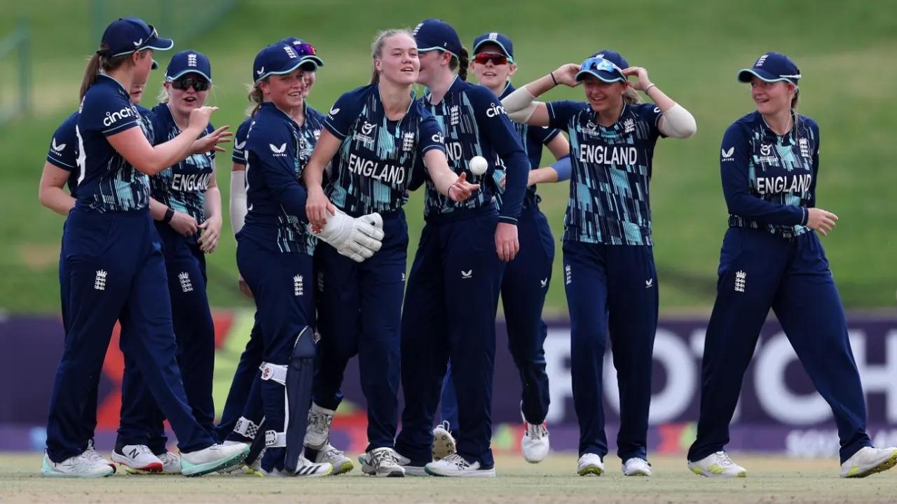 Alexa Stonehouse dominates as Stars secure home semi-final with four-for performance