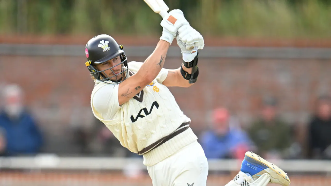 Tom Curran's heroics save Surrey following Archie Vaughan's breakthrough performance