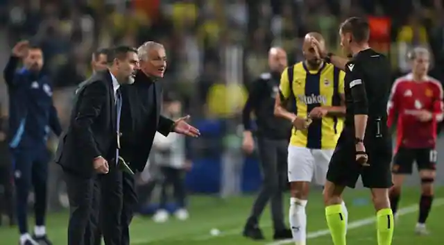 Fenerbahce boss Jose Mourinho sent off in Europa League clash against Manchester United