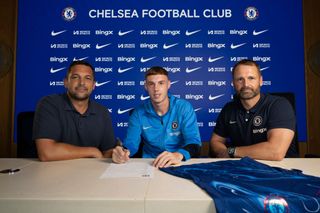 From Manchester City to Chelsea: Cole Palmer opens up on the surprising persuasion behind his bold transfer