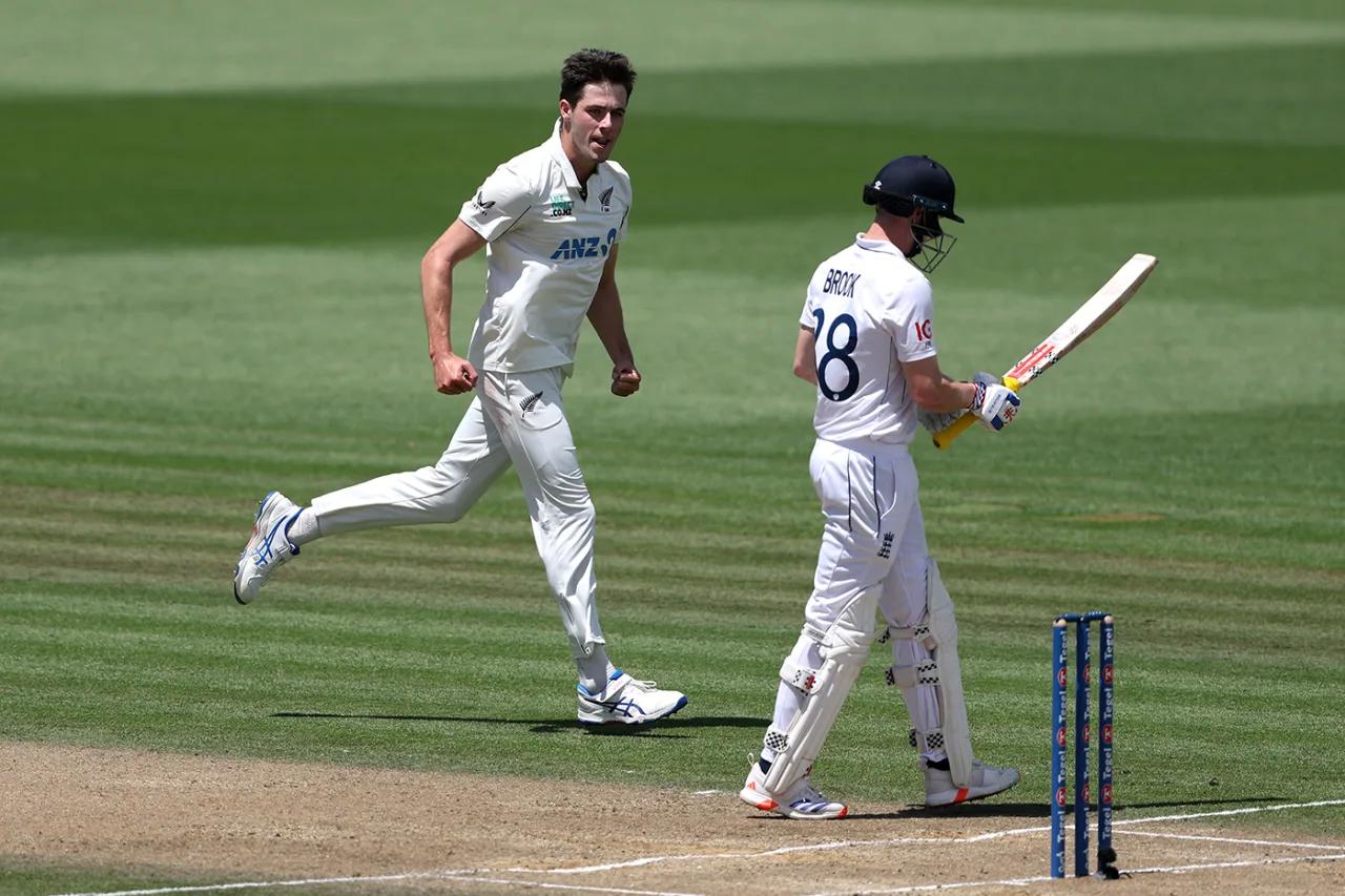 New Zealand's Santner, O'Rourke, and Southee Impressive with Early Breakthroughs